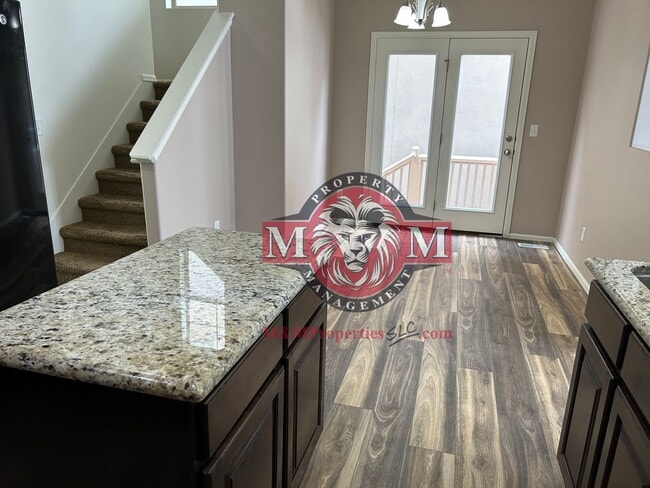 Building Photo - Beautiful 3 Bed 2.5 Bath - 2 Story Home in...