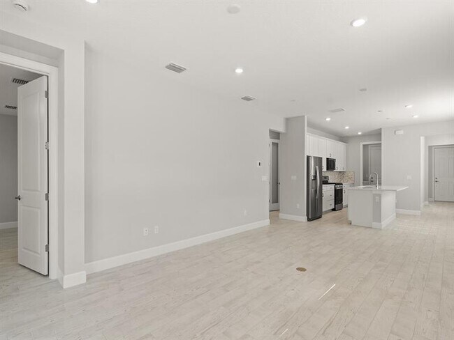 Building Photo - 4501 Nautilus Cir