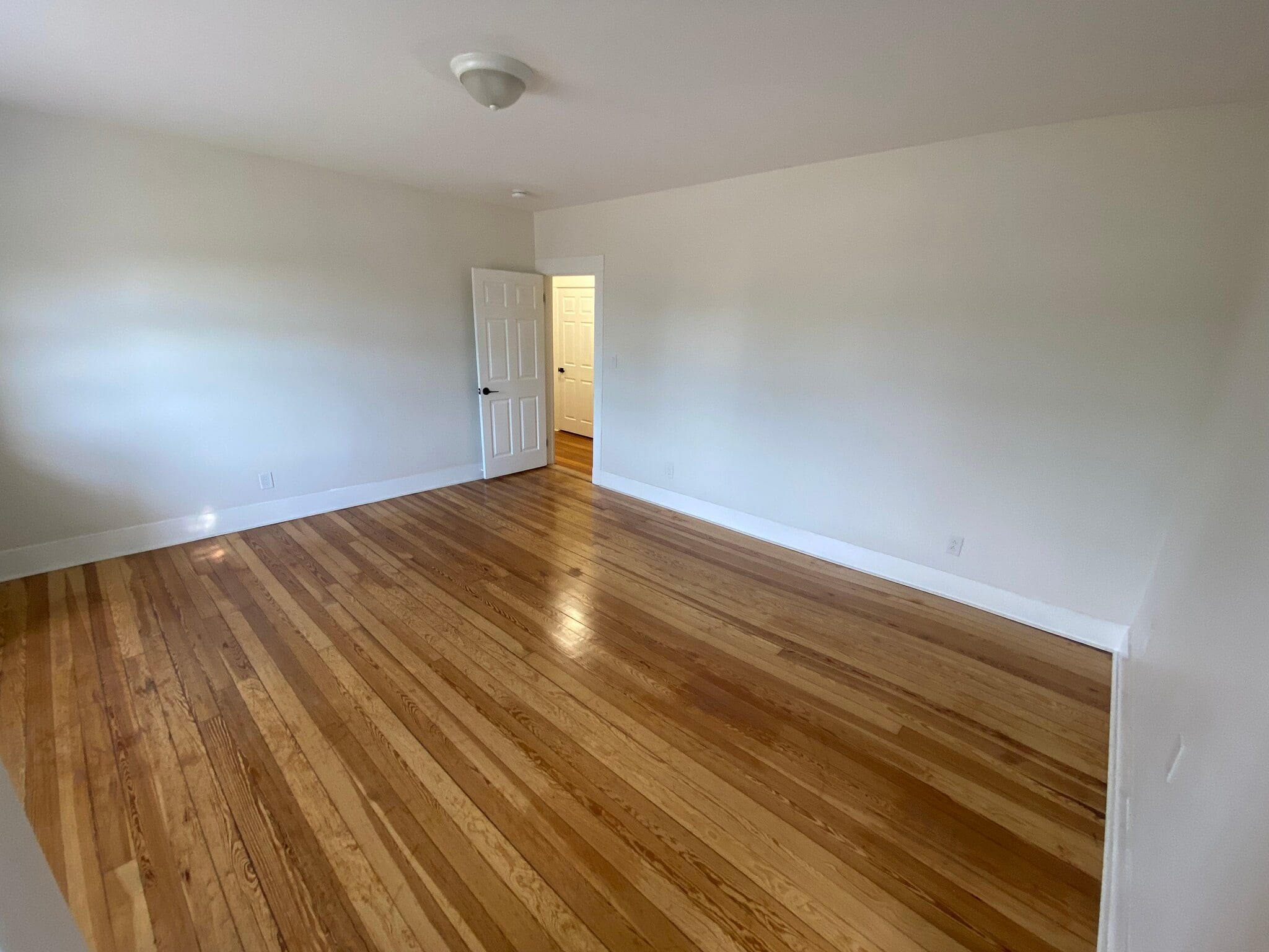 Building Photo - 17 Linden Pl