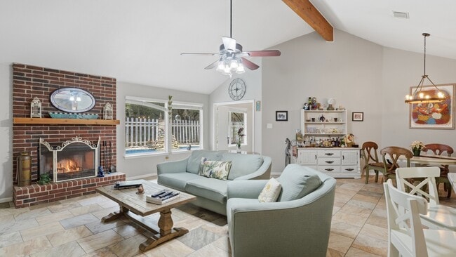 Building Photo - 19 Pebblebrook Ln