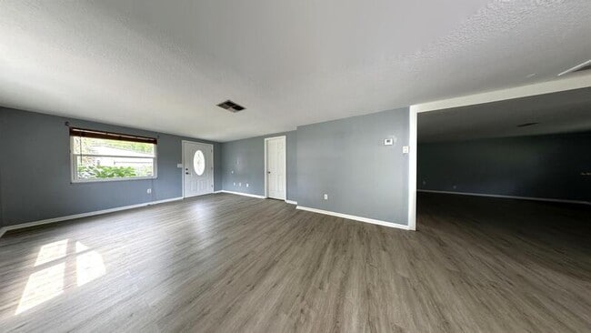 Building Photo - 8240 Krag Dr