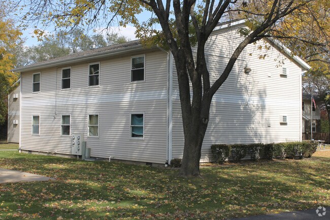 Primary Photo - Highland Apartments