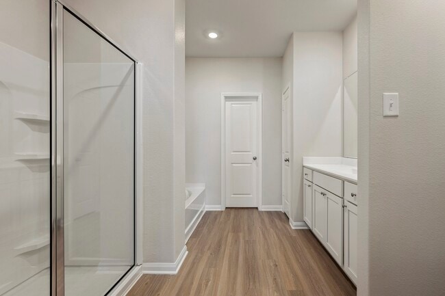 Building Photo - 360 Kingston Wy