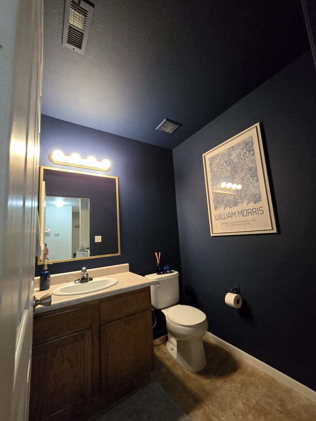 Building Photo - 2465 Theresea Ln