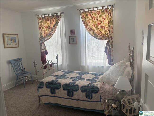 Building Photo - 2248 Birch St