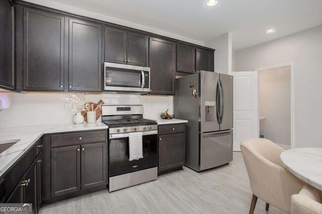 Building Photo - 1961 James Red Moore Blvd