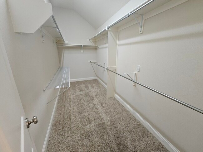 Building Photo - Charming 4 beds 3 baths in Argyle!