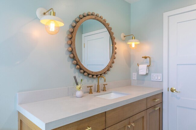 Building Photo - MODERN ARCHITECTURE W/ BEACH CHARM: BRIGHT & AIRY, 4BR3BA, 2-STORY HOME W/ OPEN & BRIGHT LIVING S...
