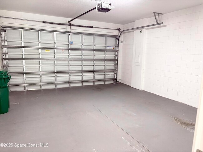 Building Photo - 1455 Isabella Dr