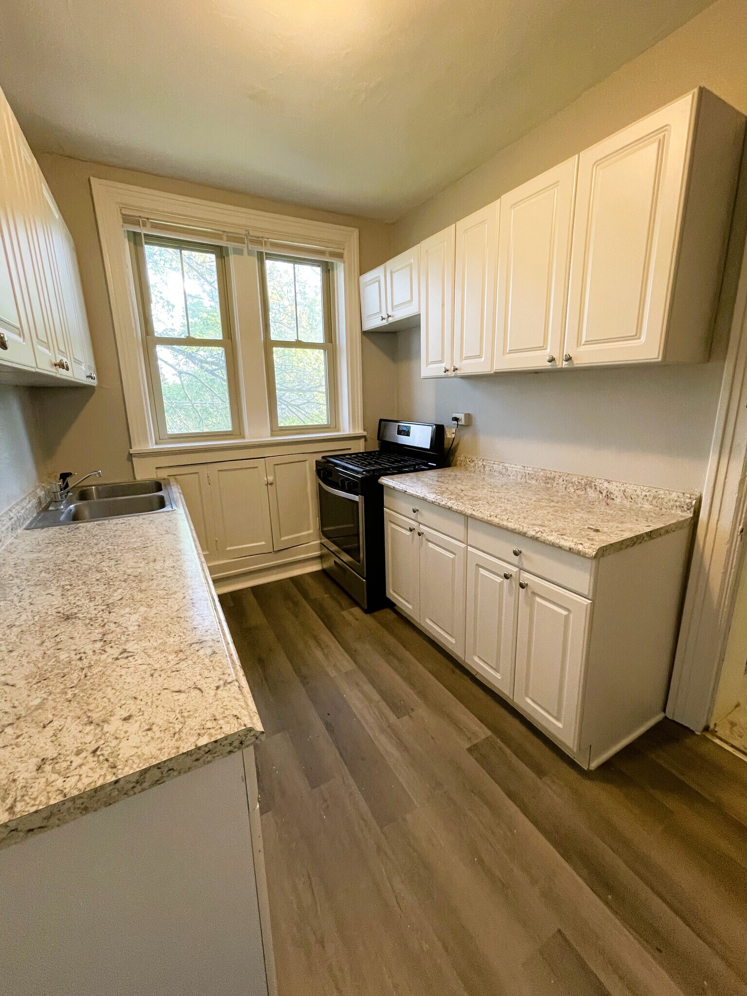 Building Photo - 7203 Dartmouth Ave