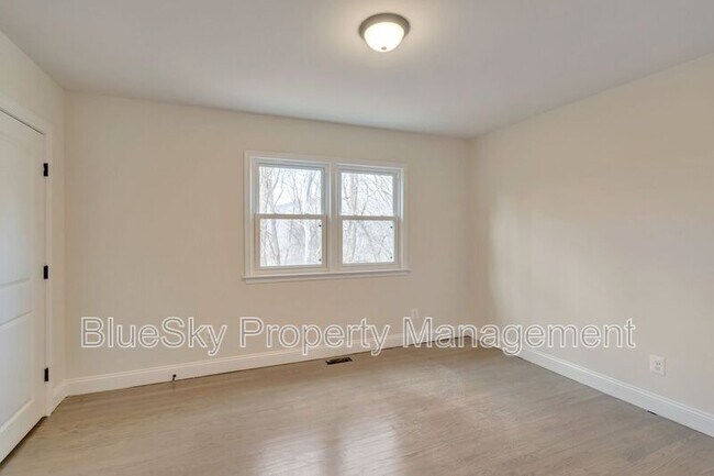 Building Photo - 253 Stribling Ave