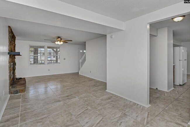 Building Photo - 220 N Donar Dr