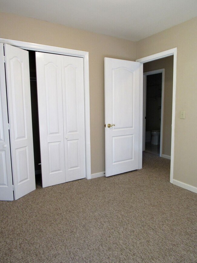 Building Photo - Beautiful 3 bed 2.5 bath Franklin Home