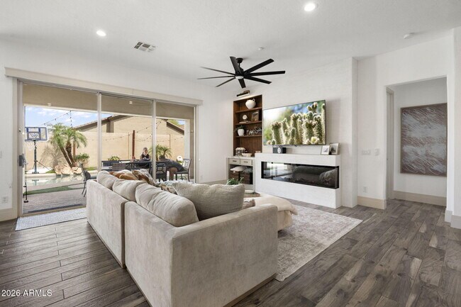 Building Photo - 10412 E Acoma Dr
