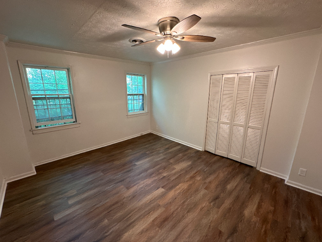 Building Photo - 1111 Lawton Pl SW