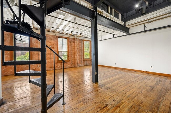 Building Photo - 1011 Wood St