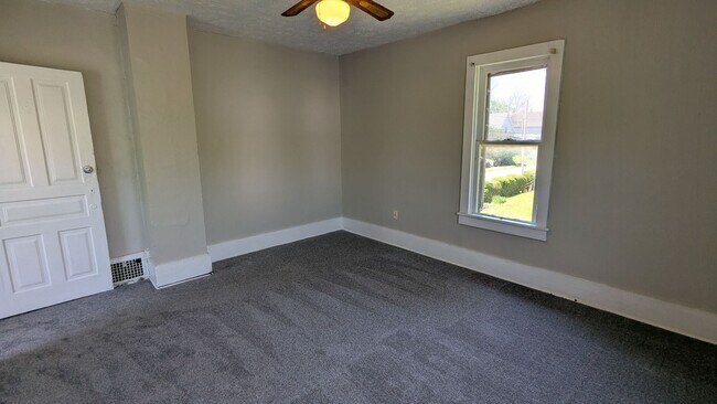 Building Photo - Charming 3-bedroom, 1-bath home in Canton