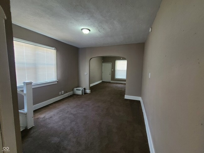 Building Photo - 516 W 28th St