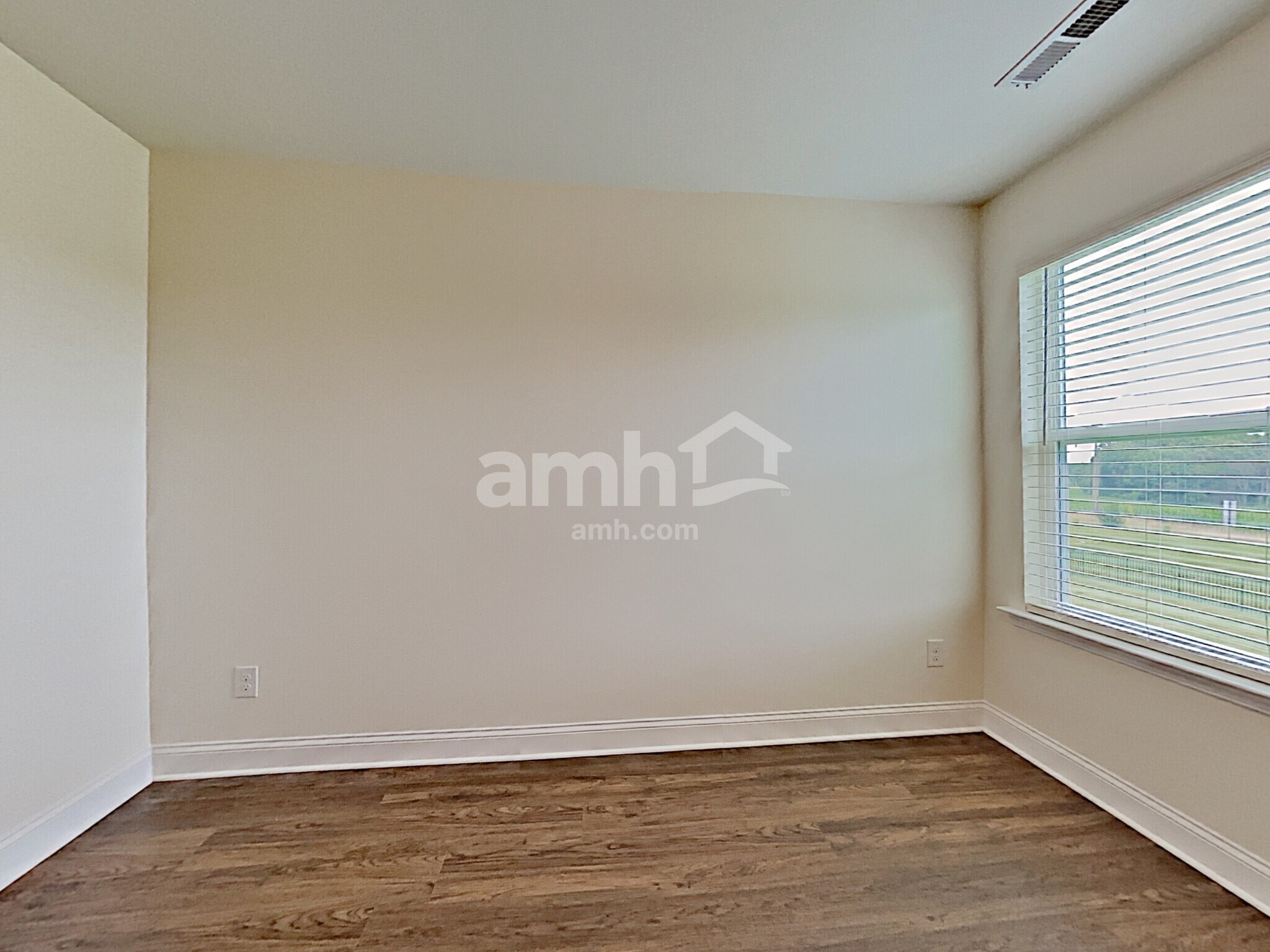 Building Photo - 107 Samara Ln