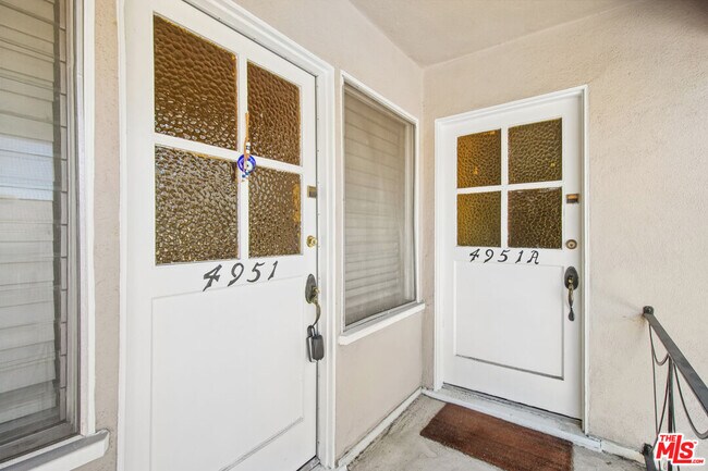 Building Photo - 4951 Cahuenga Blvd