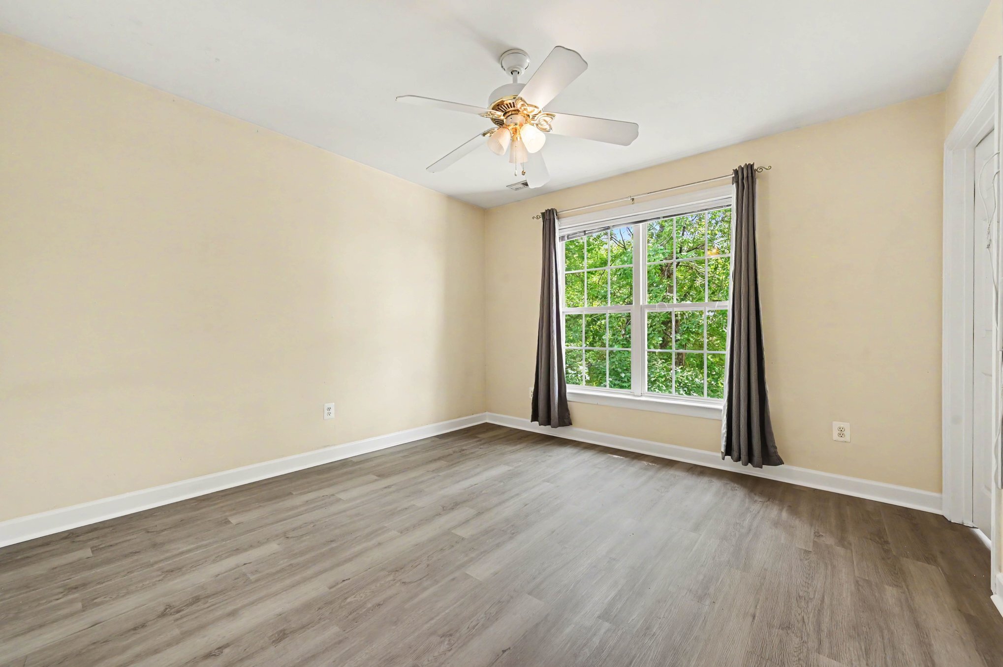 Building Photo - 1203 Fairfax Woods Dr