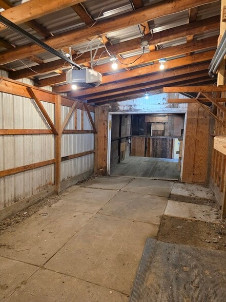 Building Photo - 1214 Blaine Ave