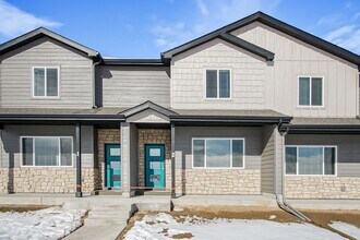 Building Photo - Stunning Townhome in Northridge Trails