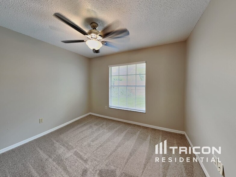 Building Photo - 809 Silversmith Cir