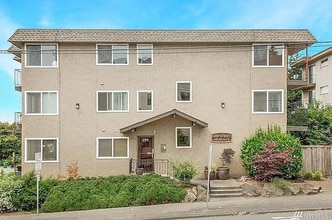 Building Photo - 2bd/1ba Seattle Condo
