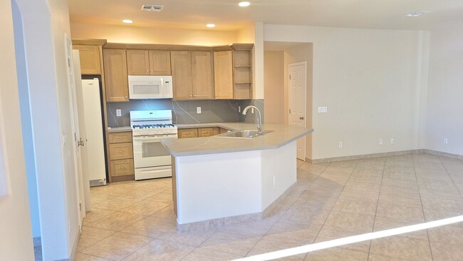 Building Photo - Remodeled 3-bedroom in great Gilbert ocation