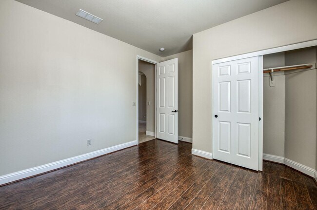 Building Photo - 11309 N Via Verona Way