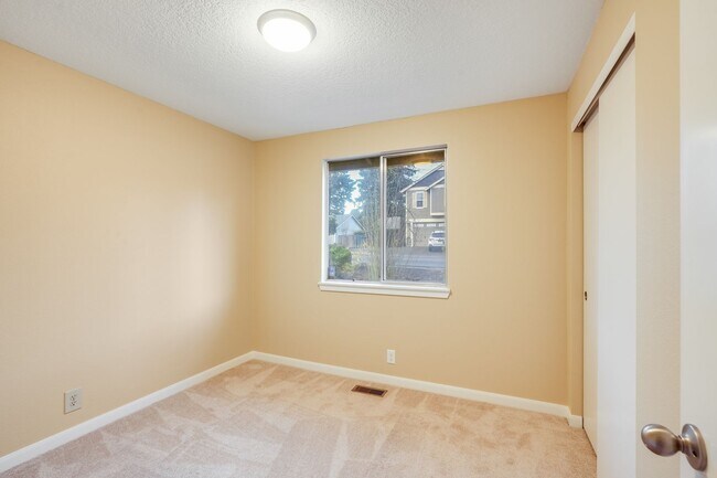 Building Photo - Charming 3 bed, 2 bath rental home in Milwaukie!