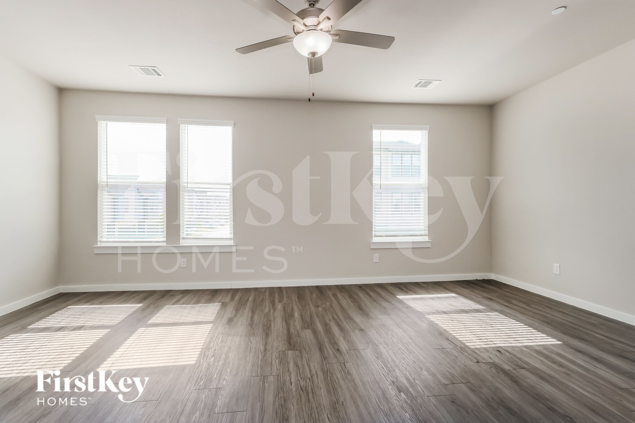 Building Photo - 18306 W Centro Cir