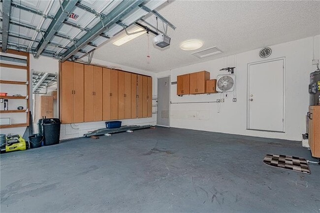 Building Photo - 5379 SW 38th Ave