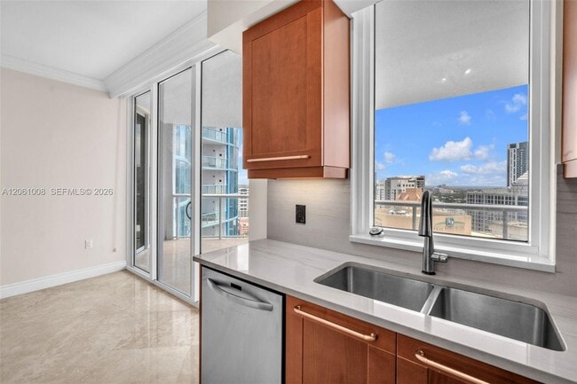 Building Photo - 333 Las Olas Way