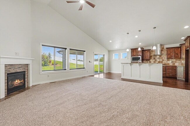 Building Photo - 2040 Kelly Dr