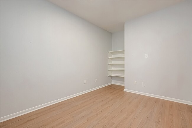 Building Photo - 1922 Bevington Oaks Cir