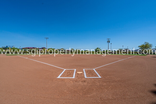 Building Photo - 39826 N Mill Creek Ct