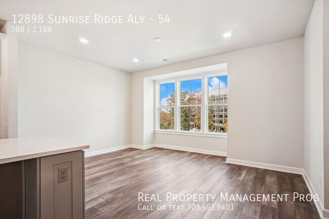 Building Photo - 12898 Sunrise Ridge Aly