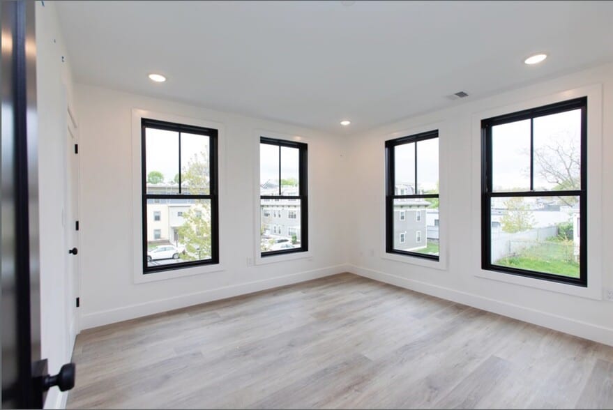 Building Photo - 173 Magnolia St