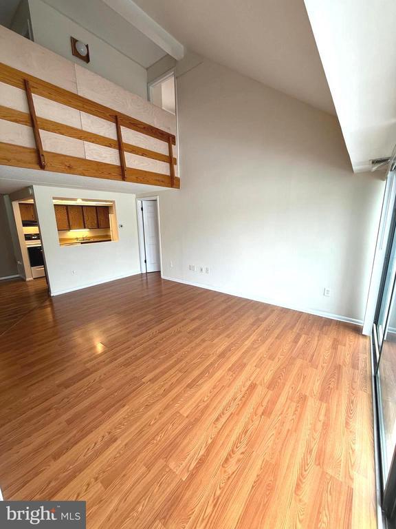 Building Photo - 1071 Lancaster Blvd