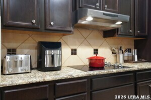 Building Photo - 5539 Cross Pond