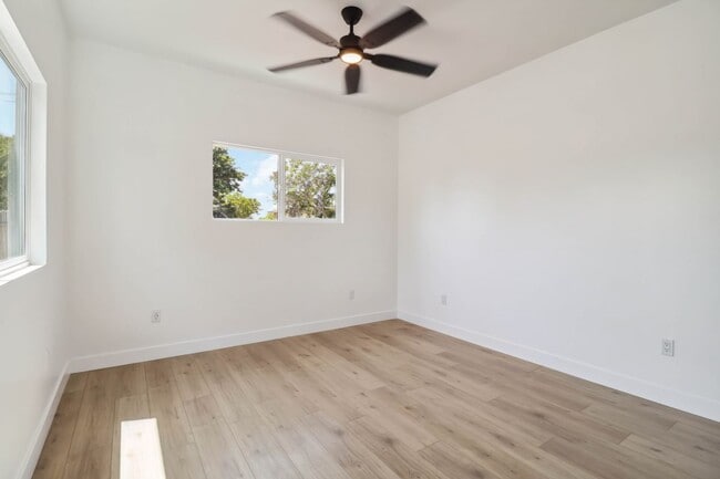 Building Photo - 4714 Harbinson Ave