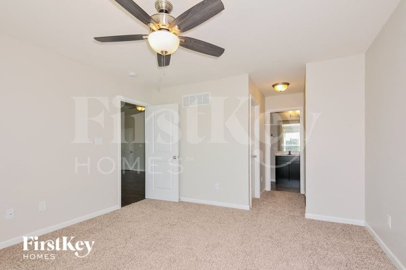 Building Photo - 404 Cozy Pines Dr