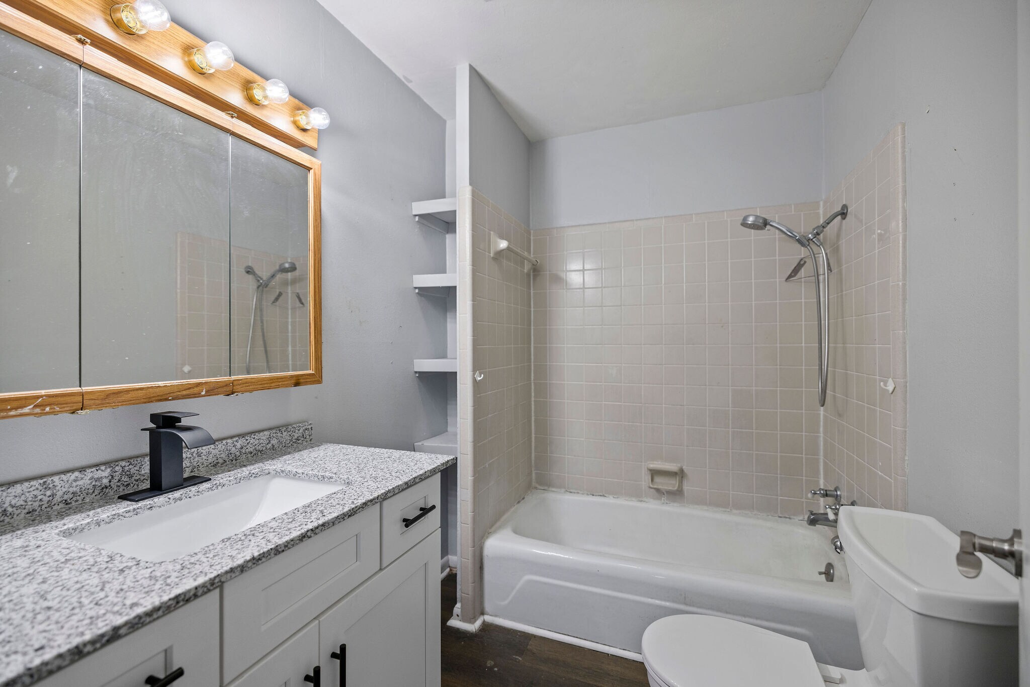 Building Photo - 124 Florence Dr