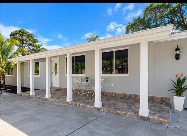 Building Photo - 5163 Club Rd