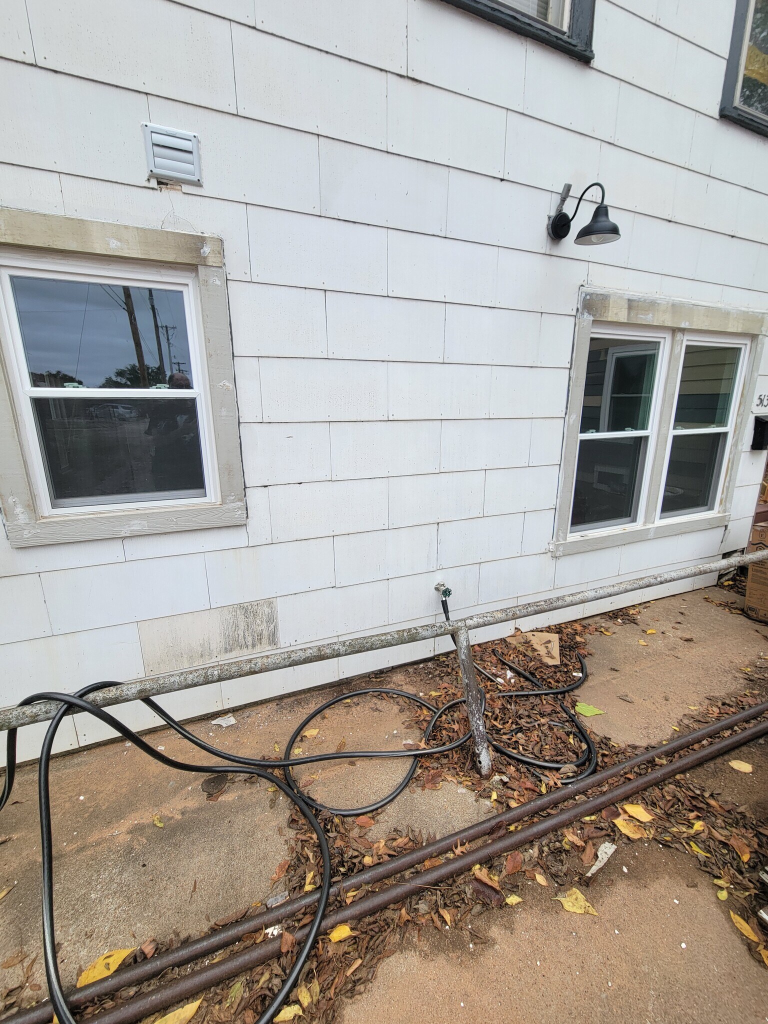 Building Photo - 513 W 7th Ave