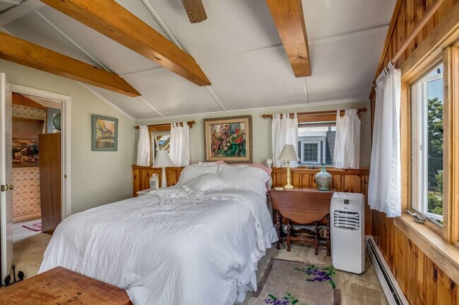 Building Photo - 6 Middle Rd