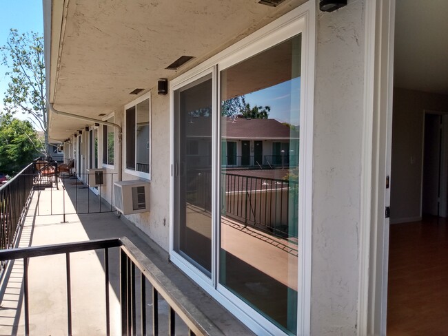 Building Photo - 2 bedroom Renovated unit. West San Jose- s...