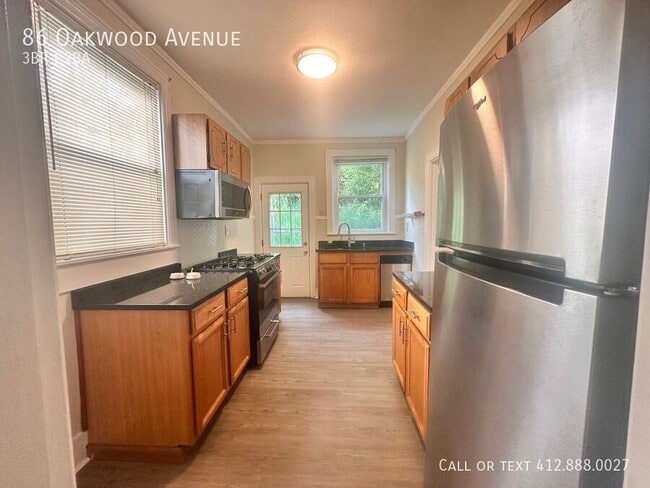 Building Photo - 86 Oakwood Ave